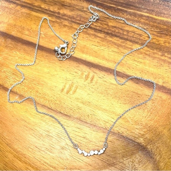 10 Stone Minimalistic Dainty Rhinestone Necklace - Picture 3 of 9